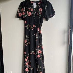 rue21 Never worn-tagson XS Black floral wrap dress